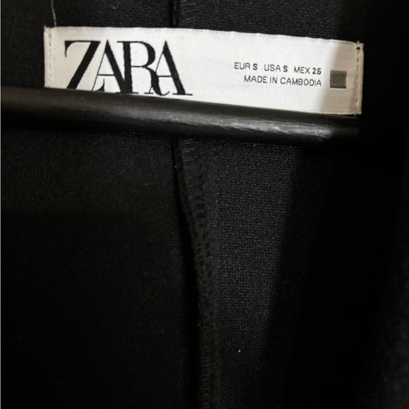 BNWOT Zara Classic Black Trench Coat - Picture 4 of 4
